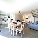 Le Clos Des Vieux Moulins *