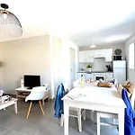 Le Clos Des Vieux Moulins 펜션 라플로트
