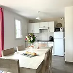 Le Clos Des Vieux Moulins 펜션 라플로트