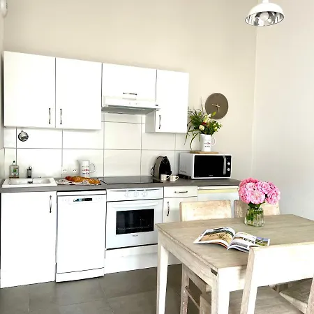 Le Clos Des Vieux Moulins * La Flotte