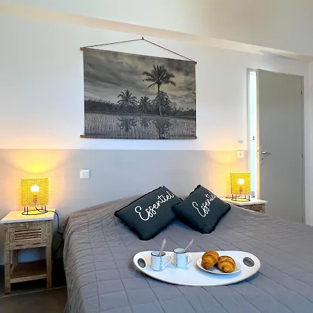 Le Clos Des Vieux Moulins Casa vacanze La Flotte