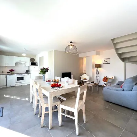 Le Clos Des Vieux Moulins *