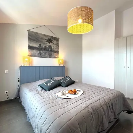 Le Clos Des Vieux Moulins *